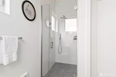 8863 Midvale Avenue N #F, Seattle, WA 98103 - Photo 31