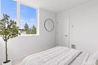 8863 Midvale Avenue N #F, Seattle, WA 98103 - Photo 19