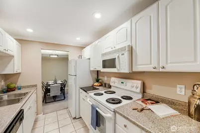 9900 NE 124th Street #1306, Kirkland, WA 98034 - Photo 5
