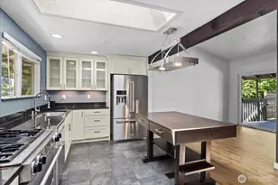 155 Mt Olympus Dr NW, Issaquah, WA 98027 - Photo 3