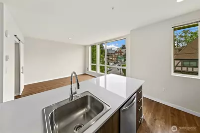121 12th Avenue E #409, Seattle, WA 98102 - Photo 7