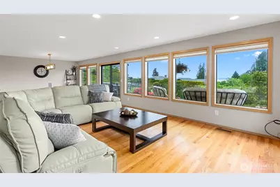 5128 Seaview Way, Everett, WA 98203 - Photo 9