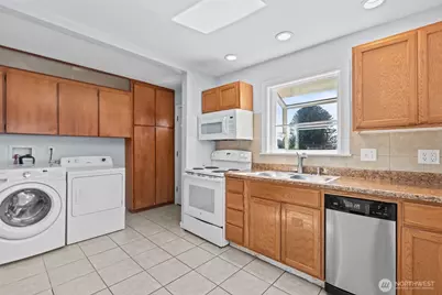 264 Taylor Ave NW, Renton, WA 98057 - Photo 11