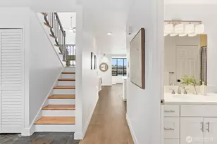4 Lake Bellevue Dr, Bellevue, WA 98005 - Photo 3