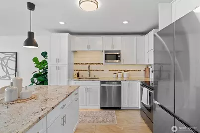4 Lake Bellevue Dr #206, Bellevue, WA 98005 - Photo 25
