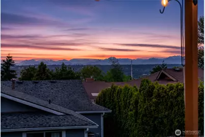 2017 Jones Circle SE, Renton, WA 98055 - Photo 3