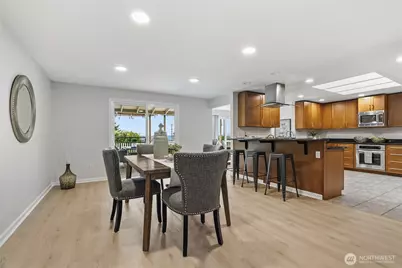 2017 Jones Circle SE, Renton, WA 98055 - Photo 9