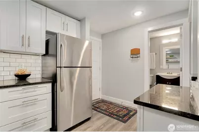 9907 NE 124th Street #813, Kirkland, WA 98034 - Photo 11