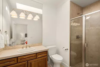9750 SE 5th Street, Bellevue, WA 98004 - Photo 29