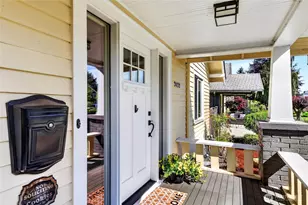 3033 44th Ave SW, Seattle, WA 98116 - Photo 3