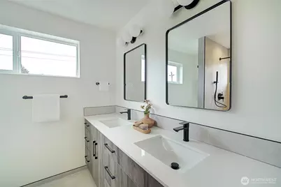 7912 34th Avenue SW #B, Seattle, WA 98126 - Photo 9
