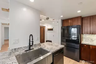 2621 2nd Ave, Seattle, WA 98121 - Photo 7