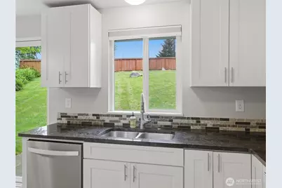 2715 24th Avenue Ct SE, Puyallup, WA 98374 - Photo 11