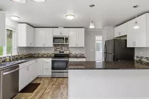 2715 24th Ave Ct SE, Puyallup, WA 98374 - Photo 9