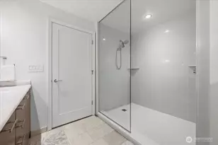 10700 NE 4th St, Bellevue, WA 98004 - Photo 13