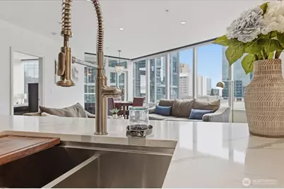 10700 NE 4th Street #1006, Bellevue, WA 98004 - Photo 9