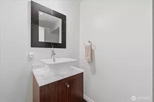 10700 NE 4th St, Bellevue, WA 98004 - Photo 17