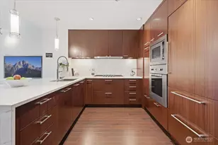 10700 NE 4th St, Bellevue, WA 98004 - Photo 7
