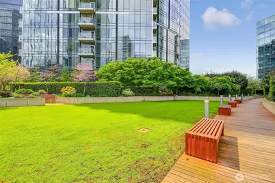 10700 NE 4th Street #1006, Bellevue, WA 98004 - Photo 25