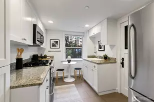 117 John St, Seattle, WA 98109 - Photo 9