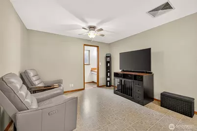 807 Jefferson Avenue NE, Renton, WA 98056 - Photo 15