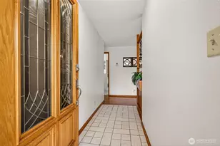807 Jefferson Ave NE, Renton, WA 98056 - Photo 3
