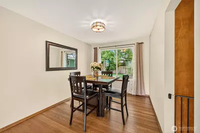 807 Jefferson Avenue NE, Renton, WA 98056 - Photo 7