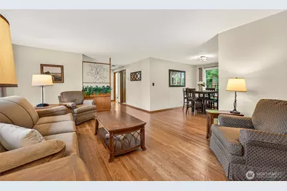 807 Jefferson Avenue NE, Renton, WA 98056 - Photo 5