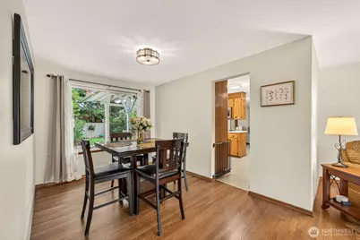 807 Jefferson Avenue NE, Renton, WA 98056 - Photo 9