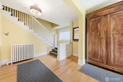 211 14th Avenue E, Seattle, WA 98112 - Photo 5