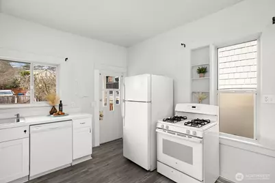 4135 36th Ave SW, Seattle, WA 98126 - Photo 11
