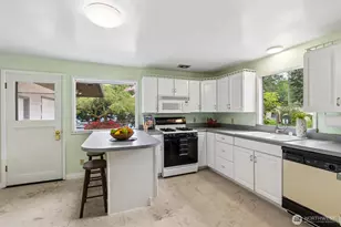 1529 22nd Ave SE, Olympia, WA 98501 - Photo 11