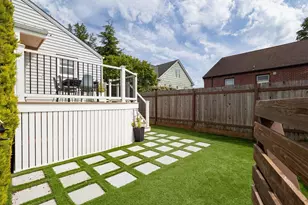 8311 19th Ave NW, Seattle, WA 98117 - Photo 27