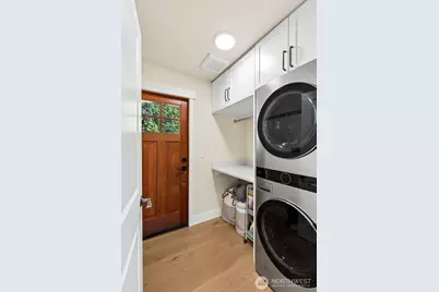 7238 Lakemont Boulevard SE, Bellevue, WA 98006 - Photo 25