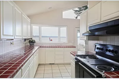 2693 North Bluff Road, Greenbank, WA 98253 - Photo 13