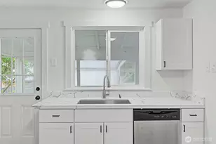 614 N Pearl St, Centralia, WA 98531 - Photo 9