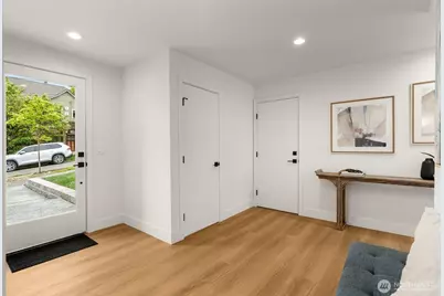 358 N 74th Street, Seattle, WA 98103 - Photo 3