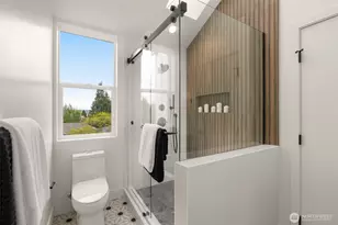 358 N 74th St, Seattle, WA 98103 - Photo 21