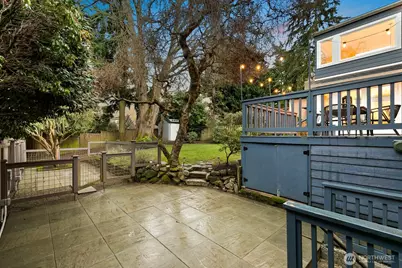 2568 28th Avenue W, Seattle, WA 98199 - Photo 31