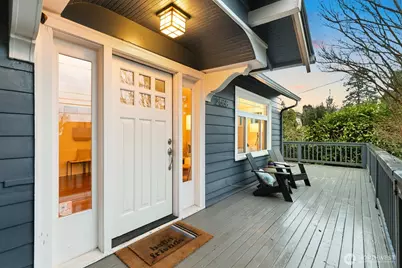 2568 28th Avenue W, Seattle, WA 98199 - Photo 3