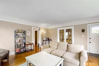 5755 25th Avenue NE, Seattle, WA 98105 - Photo 9