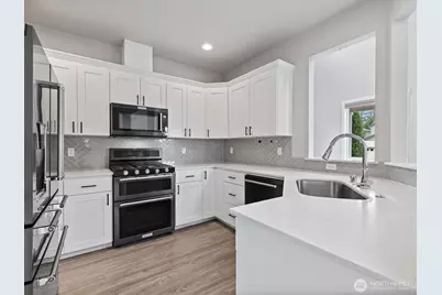 13266 179th Avenue E, Bonney Lake, WA 98391 - Photo 17