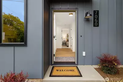 7060 Cleopatra Place NW, Seattle, WA 98117 - Photo 3