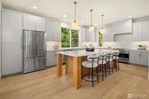 7060 Cleopatra Pl NW, Seattle, WA 98117 - Photo 11