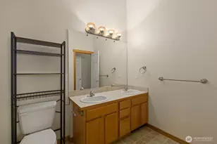 10520 Whitman Ave N, Seattle, WA 98133 - Photo 9