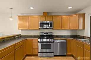 10520 Whitman Ave N, Seattle, WA 98133 - Photo 7