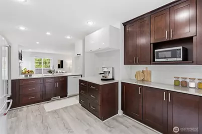 601 12th Avenue NW #D4, Issaquah, WA 98027 - Photo 15