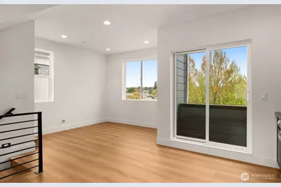 7403 Dayton Avenue N, Seattle, WA 98103 - Photo 11