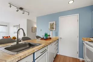 13227 35th Ave NE, Seattle, WA 98125 - Photo 9