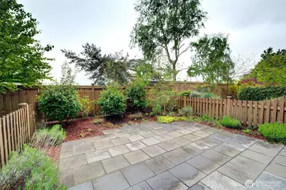 505 W Olympic Place #B, Seattle, WA 98119 - Photo 23